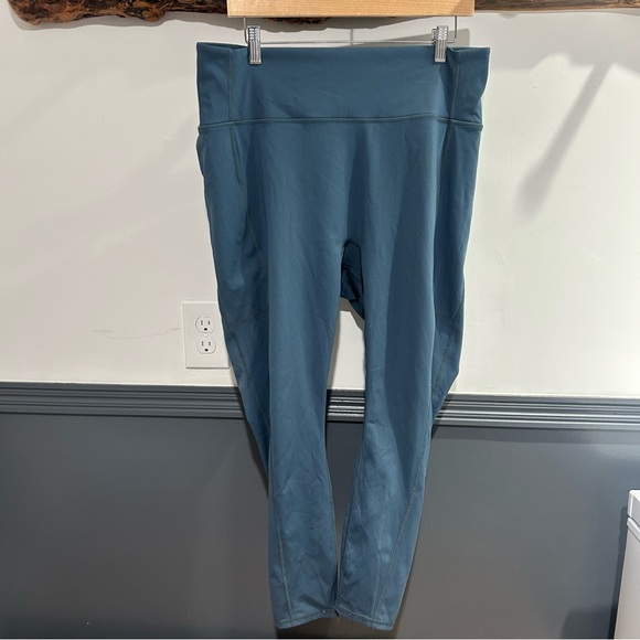 Fabletics Motion365 Dusty Blue Leggings Plus Size 2X - Picture 8 of 11